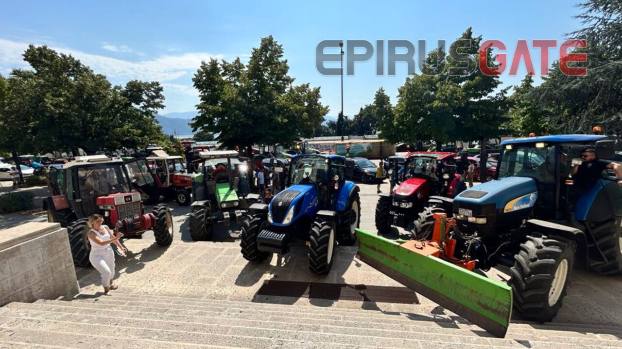 Με αναμμένες τις μηχανές των τρακτέρ, ενόσω θα γίνεται η συνάντηση με τον Υπουργό Αγροτικής Ανάπτυξης