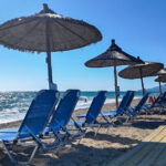 Νέο πλαίσιο για αιγιαλό και παραλία: Οι αλλαγές που αφορούν επιχειρήσεις και σωματεία