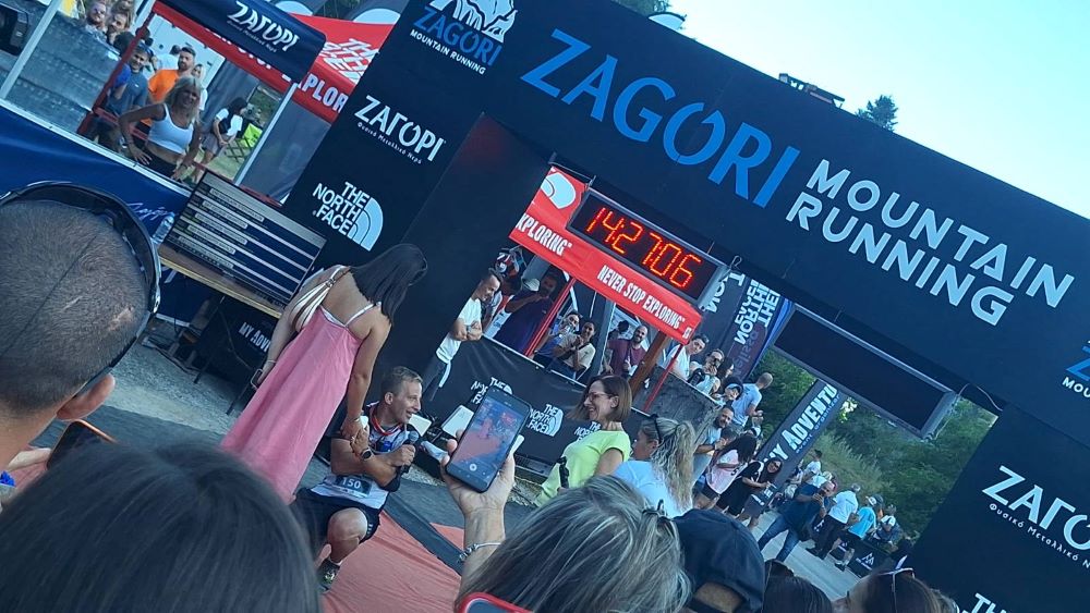 Το πιο όμορφο «ναι» στο τέλος ενός δύσκολου αγώνα – Πρόταση γάμου στο Zagori Mountain Running (video)