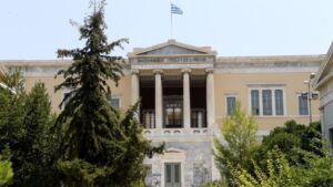 Η λύση του γόρδιου δεσμού των «αιώνιων» φοιτητών