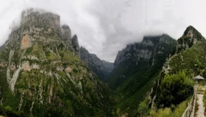 Κυνήγι θησαυρού στο Μονοδένδρι για παιδιά και νέους