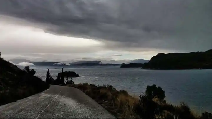 Κυριακή: Σχεδόν αίθριος με τοπικές νεφώσεις και πτώση θερμοκρασίας (βίντεο)