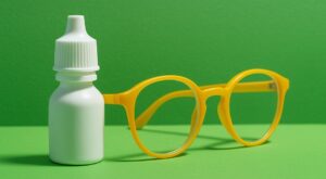 FDA: Ενέκρινε το πρώτο κολλύριο για την πρεσβυωπία – Καθαρή κοντινή όραση χωρίς γυαλιά