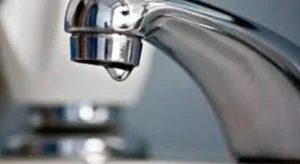 Χωρίς νερό για ώρες η Ανατολή λόγω ζημιάς από συνεργείο οπτικών ινών