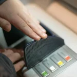Πληρωμές e-ΕΦΚΑ και ΔΥΠΑ: Ποιοι πάνε ταμείο από 22 έως 26 Ιουνίου
