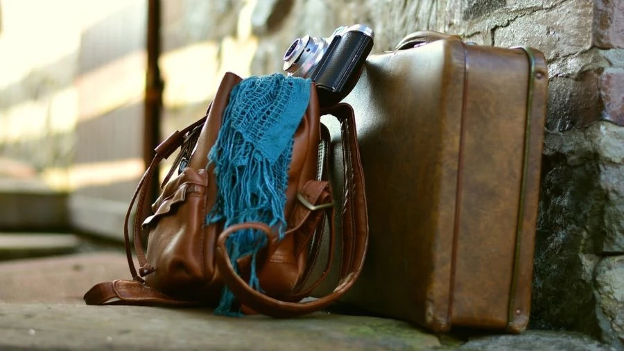 Πού ταξιδεύουν και πόσα ξοδεύουν οι Έλληνες στο εξωτερικό (πίνακες)