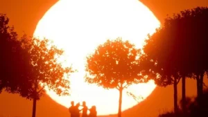 Καιρός: Ζέστη έως 35 βαθμούς και πιθανές απογευματινές μπόρες στα ορεινά της Ηπείρου (βίντεο)
