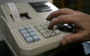 Πολίτες σε ρόλο ελεγκτών: Επτά καταγγελίες ανά ώρα κατά της φοροδιαφυγής