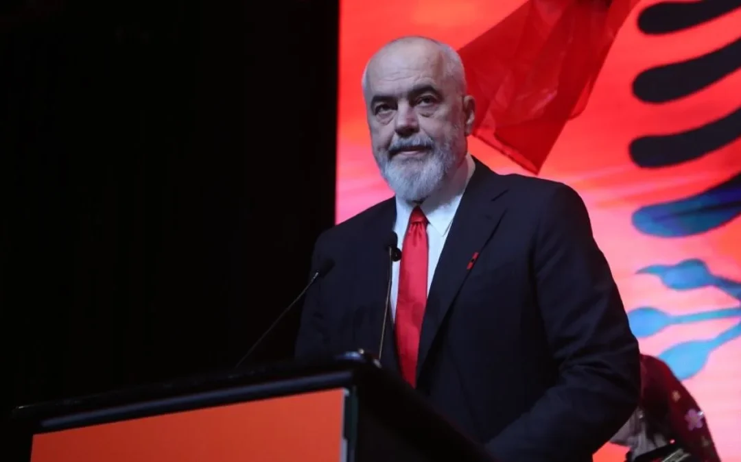 Ράμα: «Οι Έλληνες νομίζουν ότι είναι κληρονόμοι του Πλάτωνα και του Αριστοτέλη, αλλά δεν είναι»