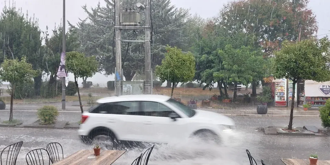 Καιρός: Βροχές και τοπικές καταιγίδες στην Ήπειρο – Χιόνια στα ορεινά (βίντεο)