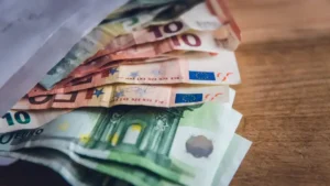 ΦΠΑ: Αυξάνεται κατά 57% ο αριθμός των ελέγχων για παράνομες επιστροφές και απάτες – Πού θα δοθεί προτεραιότητα