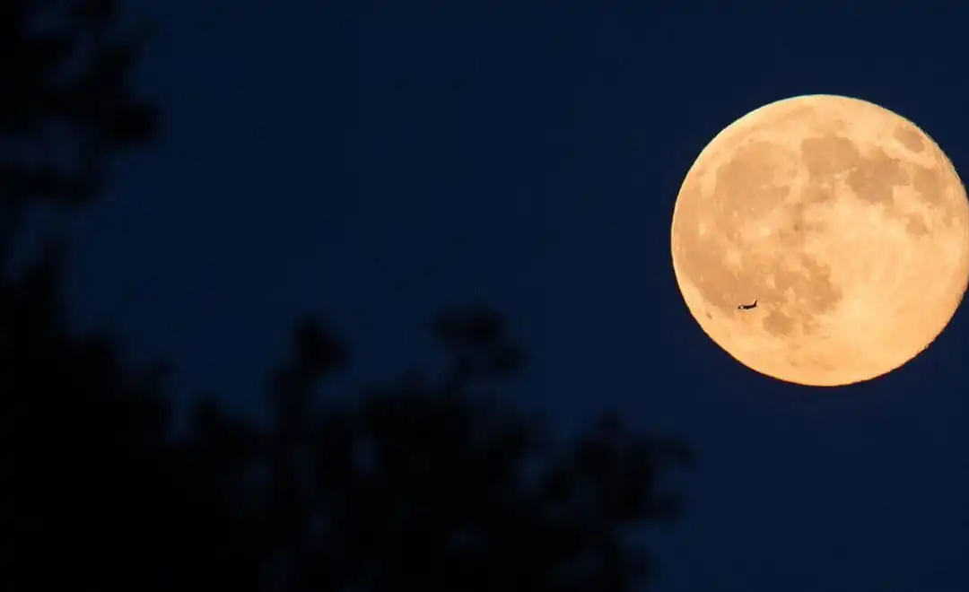 Έρχεται η Σελήνη του Χιονιού – Το φαινόμενο που φωτίζει τον χειμωνιάτικο ουρανό