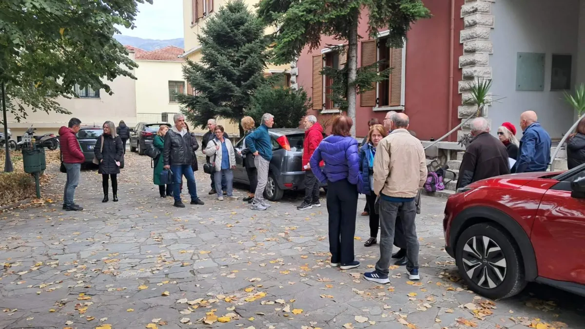 Διαμαρτυρία στην Αποκεντρωμένη Διοίκηση υπέρ των συμβασιούχων 55+