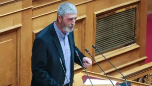 Νίκος Έξαρχος: Καταγγέλλει σύμπραξη κυβέρνησης – εργοδοτών – ΓΣΕΕ για το νομοσχέδιο των ΣΣΕ (βίντεο)