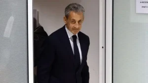 Σαρκοζί: Επτά χρόνια φυλάκιση και πρόστιμο 300.000 ευρώ πρότεινε η Εισαγγελία στο Εφετείο