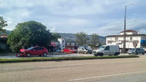  Επικίνδυνη διασταύρωση στην Ε.Ο. Ιωαννίνων–Άρτας: Νέο τροχαίο με οικογένεια – Ανάγκη για άμεση παρέμβαση