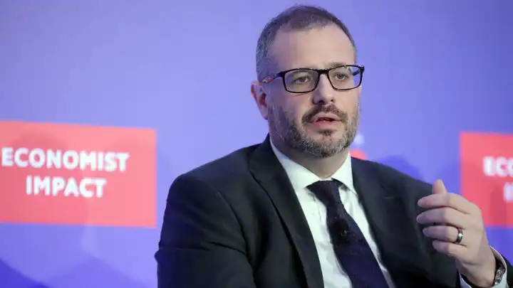 Τσάφος: «Λογιστικό λάθος» πίσω από τα συμπεράσματα για το ακριβό ρεύμα στην Ελλάδα