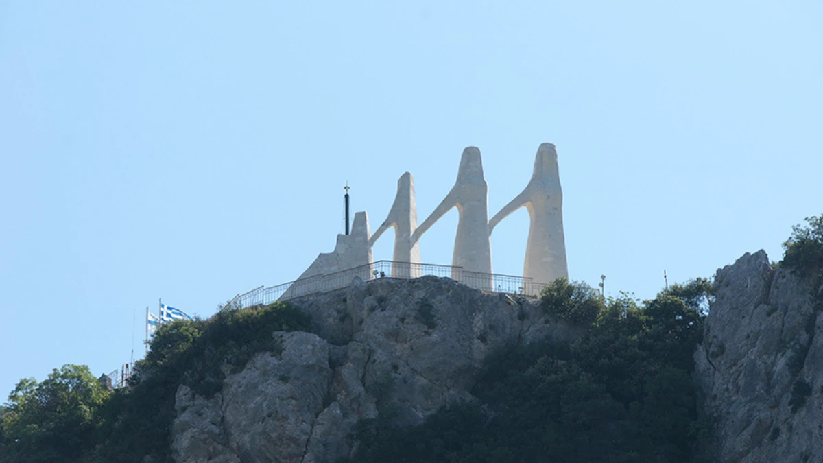 Χωρίς απήχηση η πρόταση για αλλαγή του συμβολισμού του μνημείου Σουλιωτισσών στο Ζάλογγο