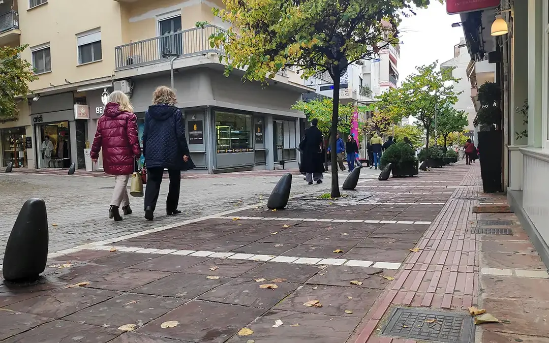 Εορταστικό ωράριο: Πώς θα λειτουργήσουν σήμερα παραμονή Πρωτοχρονιάς τα καταστήματα