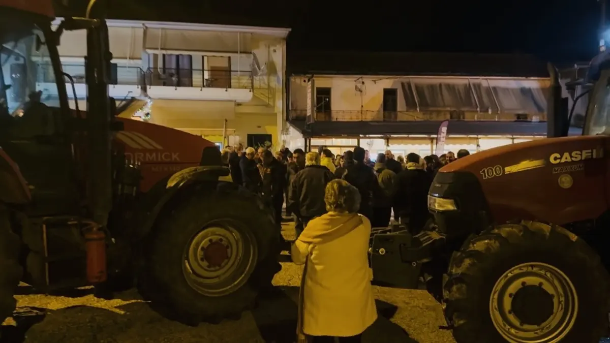 Καλπάκι: Άνοιξε ο κόμβος, αλλά οι αγρότες επιστρέφουν αύριο με νέες κινητοποιήσεις