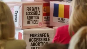 Η Νέα Αριστερά φέρνει στη Βουλή τα εμπόδια στην πρόσβαση σε νόμιμη άμβλωση