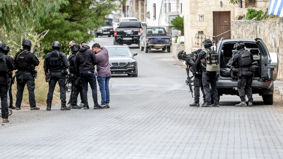 Βεντέτα στα Βορίζια: Όπλα και πυρομαχικά σε εγκαταλελειμμένο ποιμνιοστάσιο