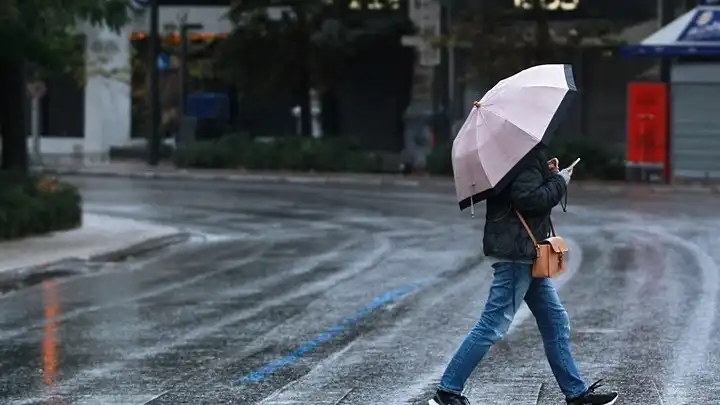 Κακοκαιρία εξπρές την Τρίτη με ισχυρές καταιγίδες σε κορεσμένα εδάφη