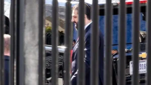 Ο Ντ. Τραμπ εξέφρασε την εμπιστοσύνη του στον Άχμεντ αλ Σάρα – Παύση των κυρώσεων σε βάρος της Συρίας για άλλες 180 ημέρες