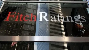 Σταθερά στο BBB+ η Ελλάδα για τον Fitch — Αναγνωρίζει πρόοδο αλλά βλέπει και κινδύνους