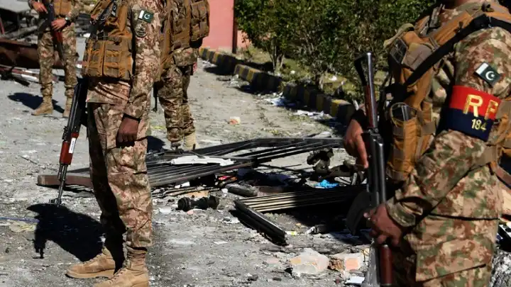 Πακιστάν: Πέντε αστυνομικοί σκοτώθηκαν σε ενέδρα