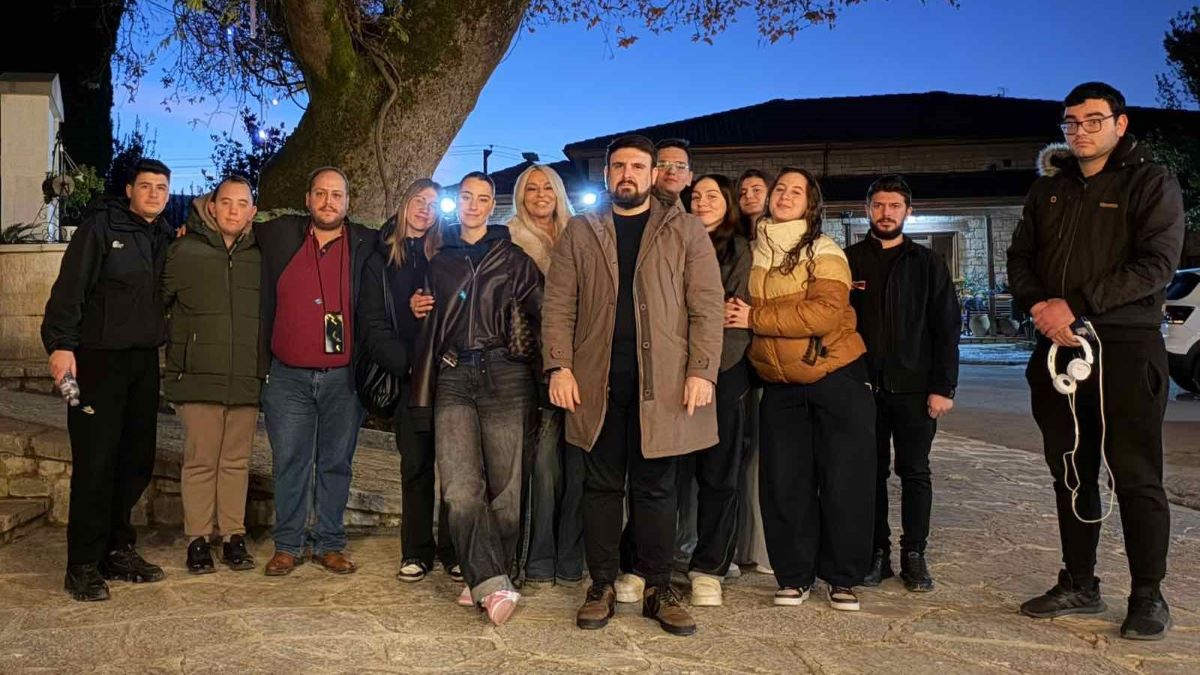 Δέματα αγάπης από την Ενορία Περιβλέπτου σε περισσότερους από 1.000 συμπολίτες – Στην Ενορία και οι Σπουδαστές Δημοσιογραφίας