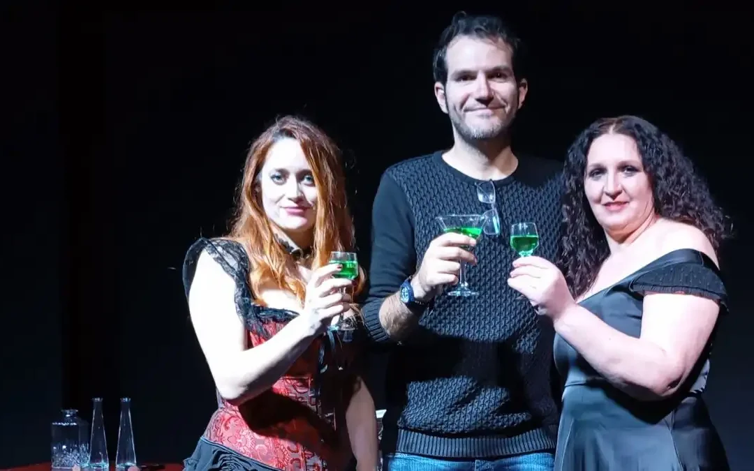 Θερμή υποδοχή για την παράσταση «Louise Weber: Το Τελευταίο Αψέντι» στο Θέατρο Φάος