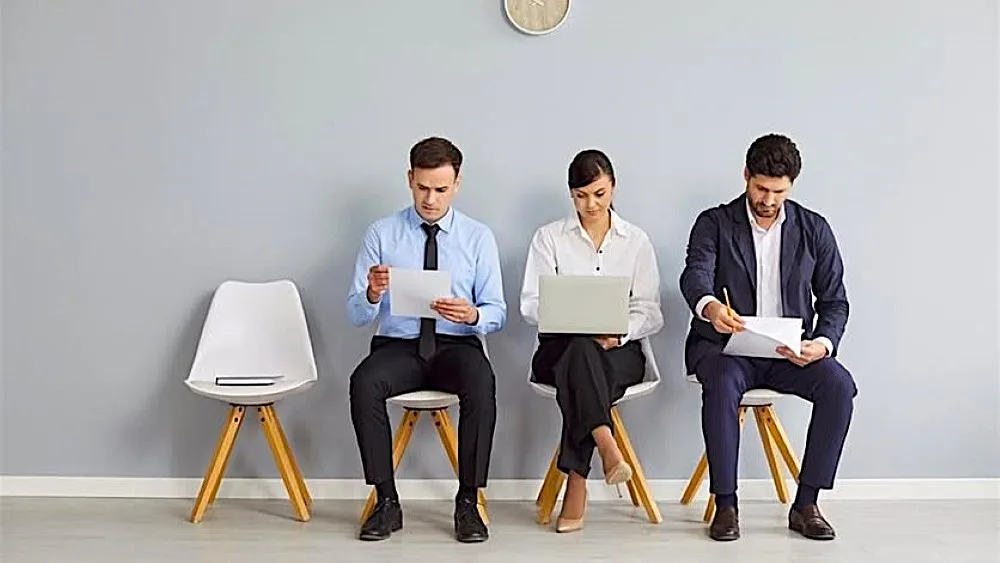 Έλλειψη εργαζομένων: «Ζητείται προσωπικό» σε βασικούς κλάδους της οικονομίας