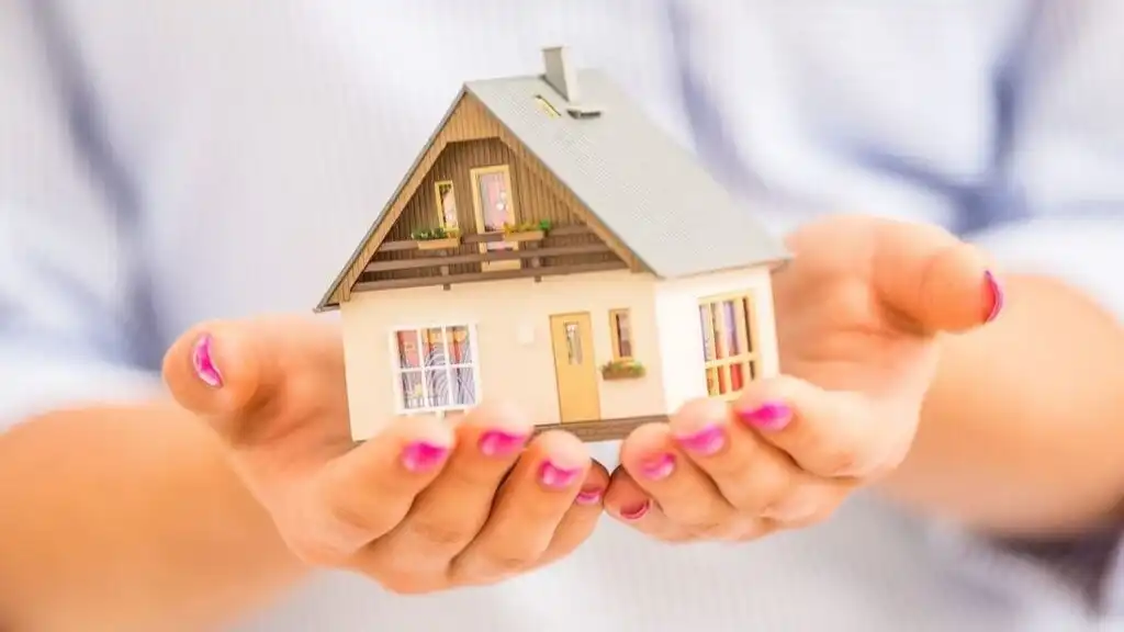 Στεγαστικό: Κλείδωσαν κονδύλια 150 εκατ. ευρώ για ανακαινίσεις, αναζητούνται τα ακίνητα από περιφέρειες και δήμους