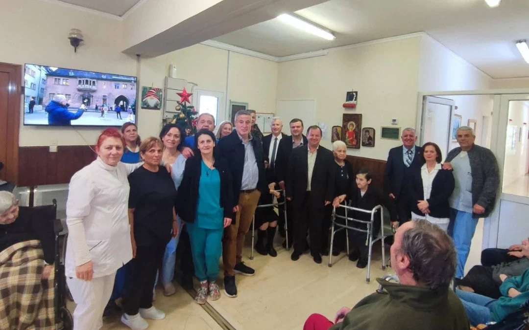 Πολιτικοί και Αυτοδιοικητικοί στη Μονάδα ΑμεΑ Φιλιατών για ευχές