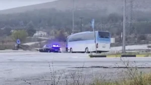 Κοζάνη: Οδηγός λεωφορείου που μετέφερε εργαζόμενους της ΔΕΗ πέθανε από ανακοπή «πάνω στο τιμόνι» (βίντεο)