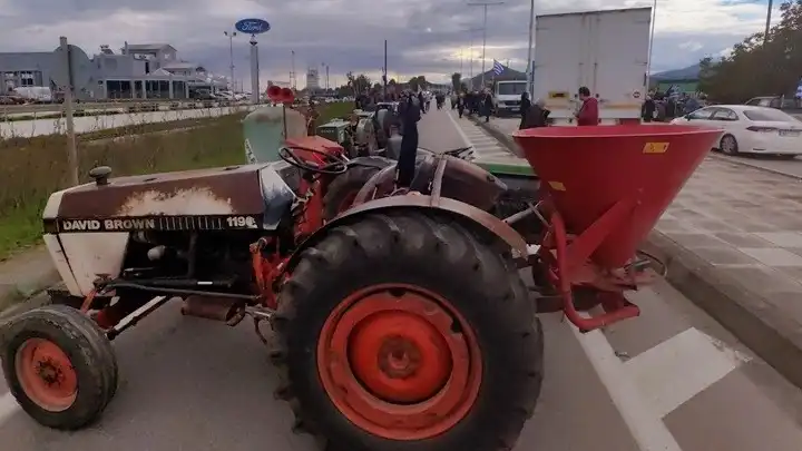 Μπλόκα: Πανελλαδική σύσκεψη των αγροτών στα Μάλγαρα την Κυριακή