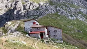 Ελλάδα: Τα ορειβατικά καταφύγια που ξεχωρίζουν σε Άγραφα, Δίρφυ, Τύμφη και Τζουμέρκα