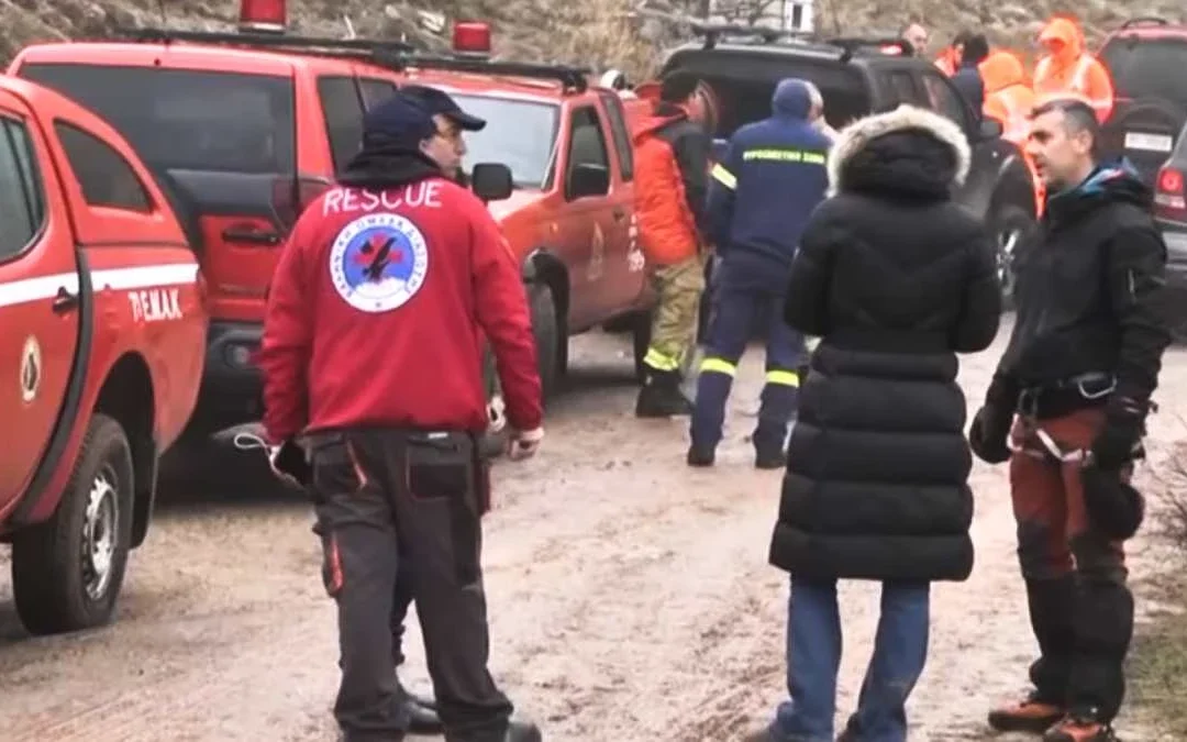 Ανασύρθηκαν οι σοροί των τεσσάρων ορειβατών που βρήκαν τραγικό θάνατο στα Βαρδούσια