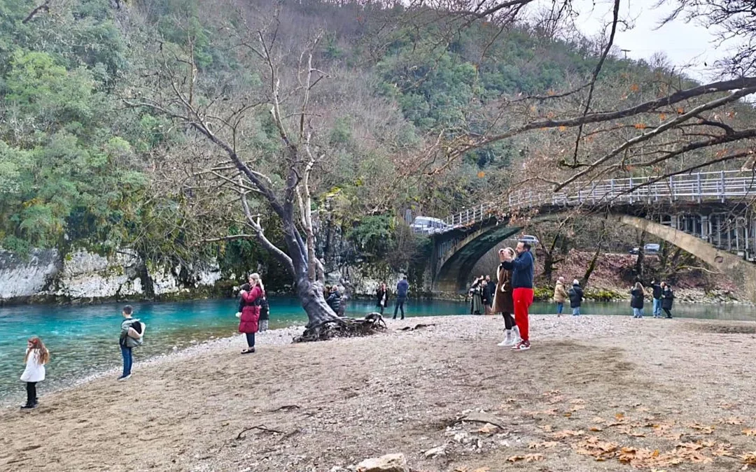 Ανήμερα Χριστουγέννων στο Ζαγόρι – Γεμάτο επισκέπτες  Πάπιγκο και Βοϊδομάτης