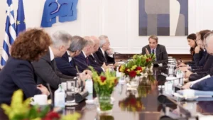 Μητσοτάκης στη σύσκεψη για τις συλλογικές συμβάσεις: Η στήριξη του διαθέσιμου εισοδήματος κύριος στόχος της κυβέρνησης