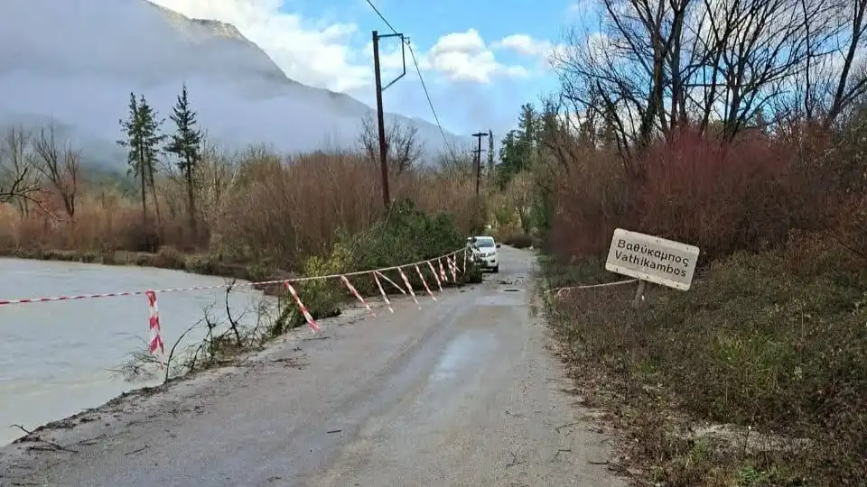 Σε οριακό σημείο το οδικό δίκτυο στα Κεντρικά Τζουμέρκα – Νέα επικίνδυνη διάβρωση στη «Μηλιά Βαθυκάμπου»