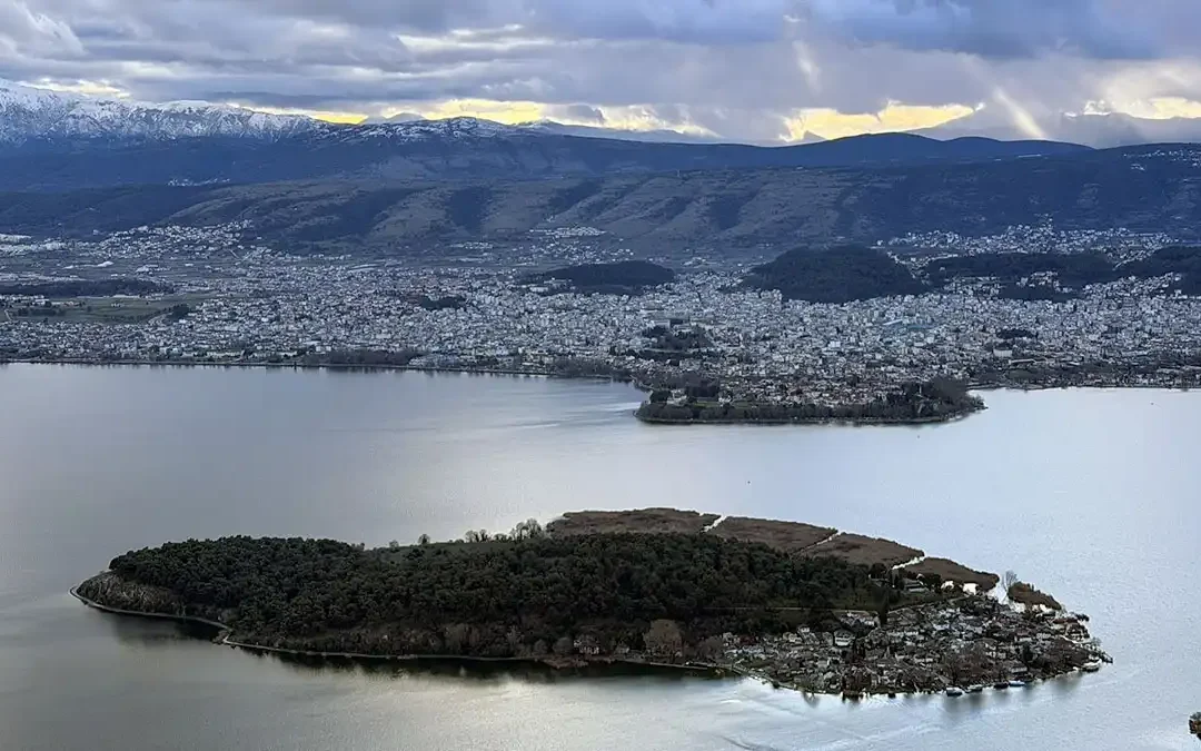 Στη Βουλή η απουσία των Ιωαννίνων από πρόγραμμα συνδιαφήμισης του ΕΟΤ