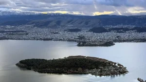 Μια εκκρεμότητα δύο δεκαετιών: Ανοίγει ο δρόμος για τη θεσμοθέτηση του ΠΔ της Λίμνης Παμβώτιδας