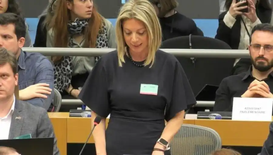 Καρυστιανού vs η στάχτη του Φοίνικα