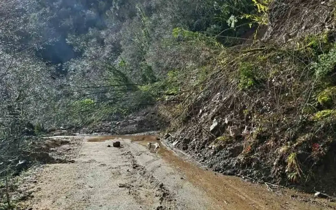 Κεντρικά Τζουμέρκα: Κλειστός ο δρόμος Φτέρη – Ανεμορράχη λόγω μεγάλης κατολίσθησης