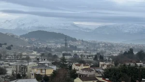Τετάρτη: Νεφώσεις, βροχές και αλλαγή ανέμων μετά το μεσημέρι (video)