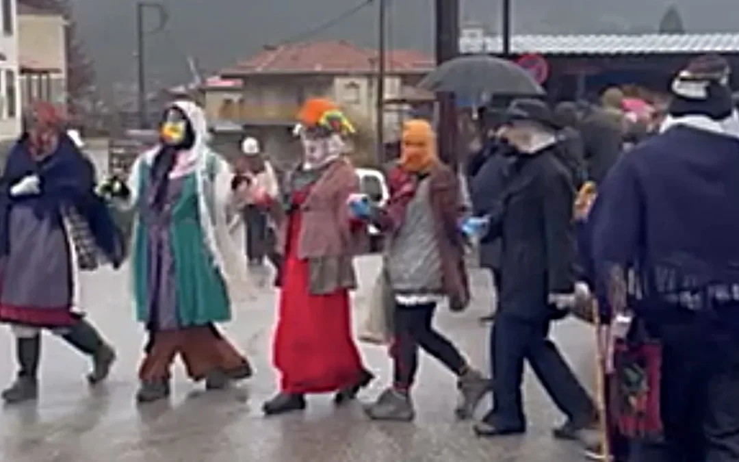 Μηλιά Μετσόβου: Με παραδοσιακό καρναβάλι υποδέχθηκε το νέο έτος (video)