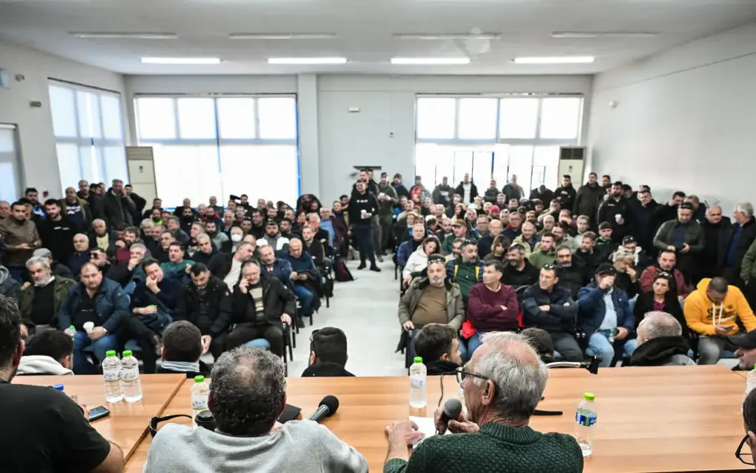 Ναι στον διάλογο με τον πρωθυπουργό αποφάσισε η πανελλαδική επιτροπή αγροτών