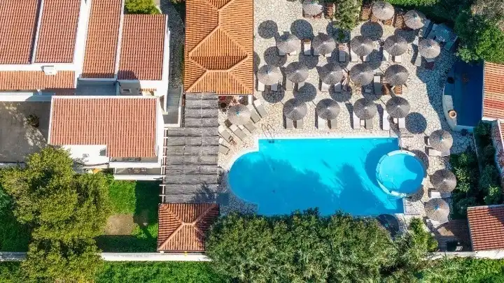 Τουρισμός: Τι φοβούνται οι Έλληνες ξενοδόχοι από την κλιμάκωση της σύγκρουσης στη Μέση Ανατολή